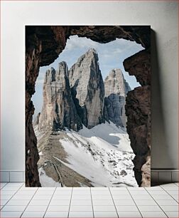 Πίνακας, Mountain Peaks Through Rock Frame Κορυφές βουνών μέσα από το πλαίσιο βράχου