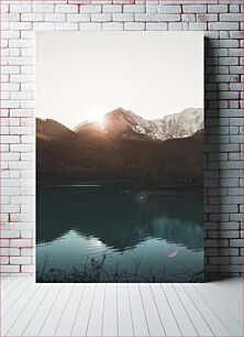 Πίνακας, Mountain Sunrise Over a Lake Ανατολή του βουνού πάνω από μια λίμνη