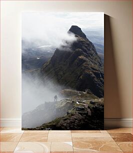 Πίνακας, Mountains in the Mist Βουνά στην Ομίχλη