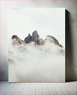Πίνακας, Mountains in the Mist Βουνά στην Ομίχλη