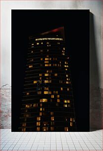 Πίνακας, Night-lit Skyscraper Νυχτερινός ουρανοξύστης