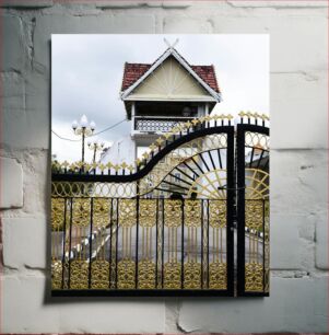 Πίνακας, Ornate Gate and Classic Building Περίτεχνη πύλη και κλασικό κτίριο