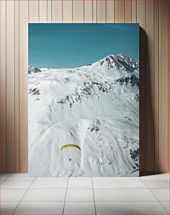 Πίνακας, Paragliding Over Snowy Mountains Αλεξίπτωτο πλαγιάς πάνω από τα χιονισμένα βουνά