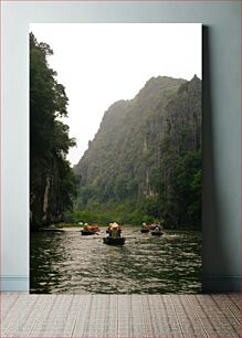 Πίνακας, Peaceful Boat Ride Through a Mountain Pass Ειρηνική βόλτα με βάρκα μέσα από ένα ορεινό πέρασμα