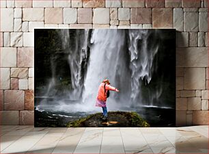 Πίνακας, Person at Waterfall Πρόσωπο στον Καταρράκτη