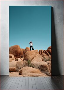 Πίνακας, Person Standing on Rocks under Blue Sky Πρόσωπο που στέκεται σε βράχους κάτω από το γαλάζιο του ουρανού