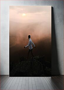 Πίνακας, Person Walking on Mountain Ridge at Sunset Πρόσωπο που περπατά στην κορυφογραμμή του βουνού στο ηλιοβασίλεμα