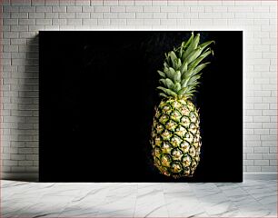 Πίνακας, Pineapple on Black Background Ανανάς σε μαύρο φόντο
