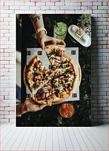 Πίνακας, Pizza and Drinks on a Table Πίτσα και ποτά σε ένα τραπέζι