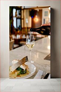 Πίνακας, Pouring Wine in a Restaurant Setting Ρίχνοντας κρασί σε ένα εστιατόριο