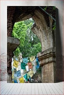 Πίνακας, Ruins with Colorful Flags Ερείπια με πολύχρωμες σημαίες