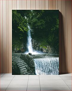 Πίνακας, Scenic Waterfall in Lush Forest Γραφικός καταρράκτης στο καταπράσινο δάσος
