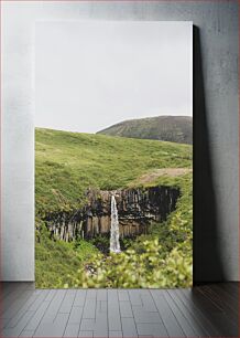 Πίνακας, Scenic Waterfall in Verdant Landscape Γραφικός καταρράκτης σε καταπράσινο τοπίο