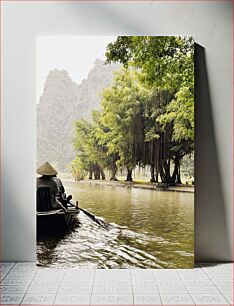 Πίνακας, Serene Boat Ride through Lush Landscape Γαλήνια βόλτα με βάρκα μέσα από καταπράσινο τοπίο