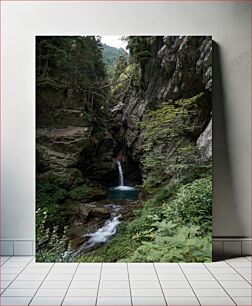 Πίνακας, Serene Mountain Waterfall Γαλήνιος καταρράκτης βουνών