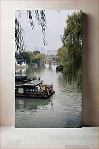 Πίνακας, Serene River with Boats and Bridge Γαλήνιο Ποτάμι με Βάρκες και Γέφυρα