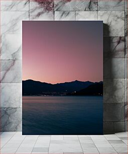 Πίνακας, Serene Sunset Over Mountain Lake Γαλήνιο ηλιοβασίλεμα πάνω από τη λίμνη του βουνού