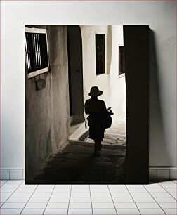 Πίνακας, Silhouette in a Narrow Alley Σιλουέτα σε ένα στενό δρομάκι