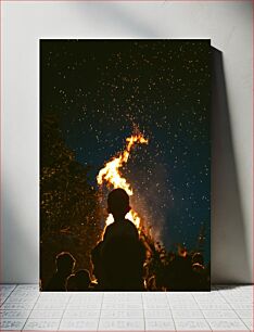 Πίνακας, Silhouette of a Child Watching a Bonfire Σιλουέτα ενός παιδιού που παρακολουθεί μια φωτιά