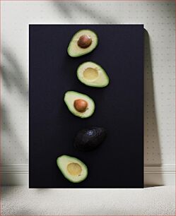 Πίνακας, Sliced Avocado on Dark Background Αβοκάντο σε φέτες σε σκούρο φόντο