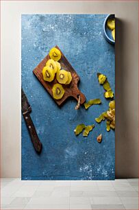 Πίνακας, Sliced Kiwi on Cutting Board Ακτινίδιο σε φέτες σε σανίδα κοπής