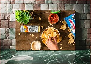 Πίνακας, Snacking with Chips and Dip Σνακ με πατατάκια και ντιπ