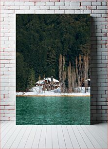 Πίνακας, Snow-Covered Cabin by the Lake Χιονισμένη καμπίνα δίπλα στη λίμνη