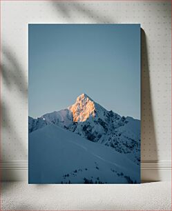 Πίνακας, Snow-Covered Mountain at Sunrise Χιονισμένο βουνό στην ανατολή του ηλίου