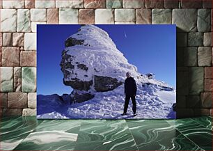 Πίνακας, Snowy Mountain and Person Χιονισμένο βουνό και πρόσωπο