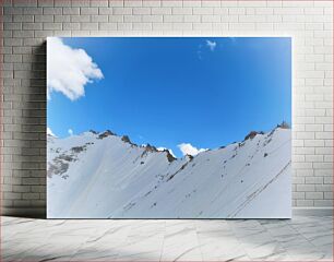 Πίνακας, Snowy Mountain Peaks and Bright Blue Sky Χιονισμένες βουνοκορφές και φωτεινός γαλάζιος ουρανός