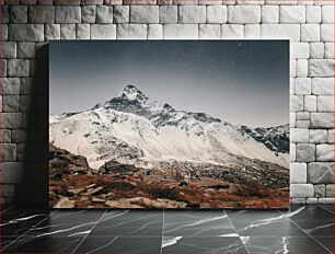 Πίνακας, Snowy Mountain under Starry Sky Χιονισμένο βουνό κάτω από τον έναστρο ουρανό