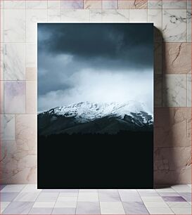 Πίνακας, Snowy Mountains Under Dark Clouds Χιονισμένα βουνά κάτω από σκοτεινά σύννεφα