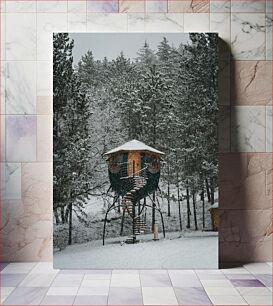 Πίνακας, Snowy Treehouse in Forest Χιονισμένο Δεντρόσπιτο στο Δάσος