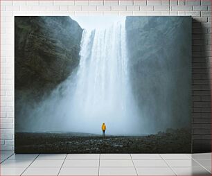 Πίνακας, Solitary Figure by a Waterfall Μοναχική φιγούρα δίπλα σε καταρράκτη