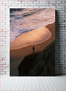 Πίνακας, Solitary Walk by the Sea at Sunset Μοναχικός περίπατος δίπλα στη θάλασσα στο ηλιοβασίλεμα