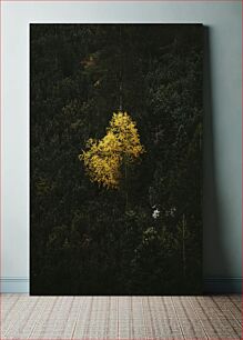 Πίνακας, Solitary Yellow Tree in a Forest Μοναχικό κίτρινο δέντρο σε ένα δάσος