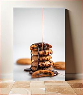 Πίνακας, Stack of Cookies with Chocolate Sauce Στοίβα μπισκότα με σάλτσα σοκολάτας