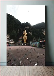 Πίνακας, Statue and Birds in Front of Mountain Cave Άγαλμα και πουλιά μπροστά από τη σπηλιά του βουνού