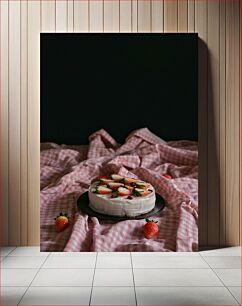 Πίνακας, Strawberry Cake on Gingham Cloth Κέικ φράουλας σε πανί Gingham