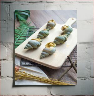 Πίνακας, Stuffed Snails on Wooden Board Γεμιστά σαλιγκάρια σε ξύλινη σανίδα