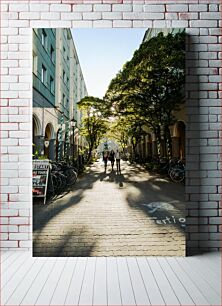 Πίνακας, Sunlit Pedestrian Street with Bicycles Ηλιόλουστος πεζόδρομος με ποδήλατα