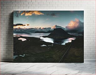 Πίνακας, Sunset Over Mountain and Lake Ηλιοβασίλεμα πάνω από το βουνό και τη λίμνη