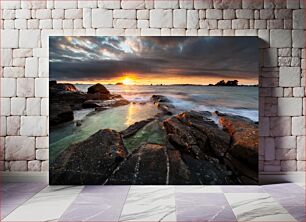 Πίνακας, Sunset Over Rocky Shoreline Ηλιοβασίλεμα πάνω από τη βραχώδη ακτή