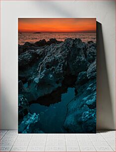 Πίνακας, Sunset Over Rocky Shoreline Ηλιοβασίλεμα πάνω από τη βραχώδη ακτή