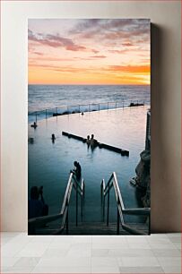 Πίνακας, Sunset Swim at the Sea Pool Ηλιοβασίλεμα Κολύμπι στη Θάλασσα