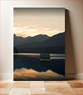 Πίνακας, Tranquil Lakeside Cabin at Sunset Ήσυχη καμπίνα δίπλα στη λίμνη στο ηλιοβασίλεμα