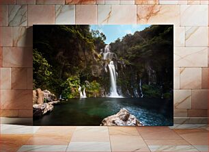 Πίνακας, Tranquil Waterfall in Lush Forest Ήρεμος καταρράκτης στο καταπράσινο δάσος