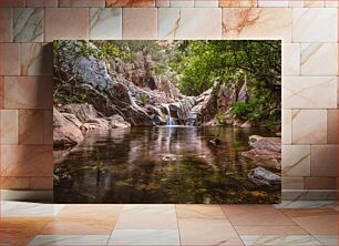 Πίνακας, Tranquil Waterfall in Rocky Forest Ήρεμος καταρράκτης στο Βραχώδες Δάσος