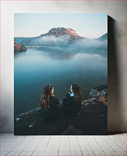 Πίνακας, Two Friends Enjoying Nature by the Lake Δύο φίλοι που απολαμβάνουν τη φύση δίπλα στη λίμνη