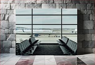 Πίνακας, View of Delta Airplane at Airport Άποψη του αεροπλάνου Delta στο αεροδρόμιο
